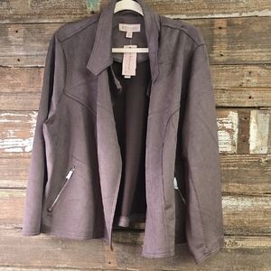 🧥 Philosophy Faux Suede Open-Front Jacket
📏 Size: 2X PTP 26
🌟 NWT — Brand New
